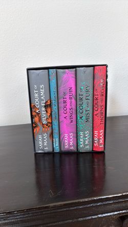 Court of Thorns and Roses complete set