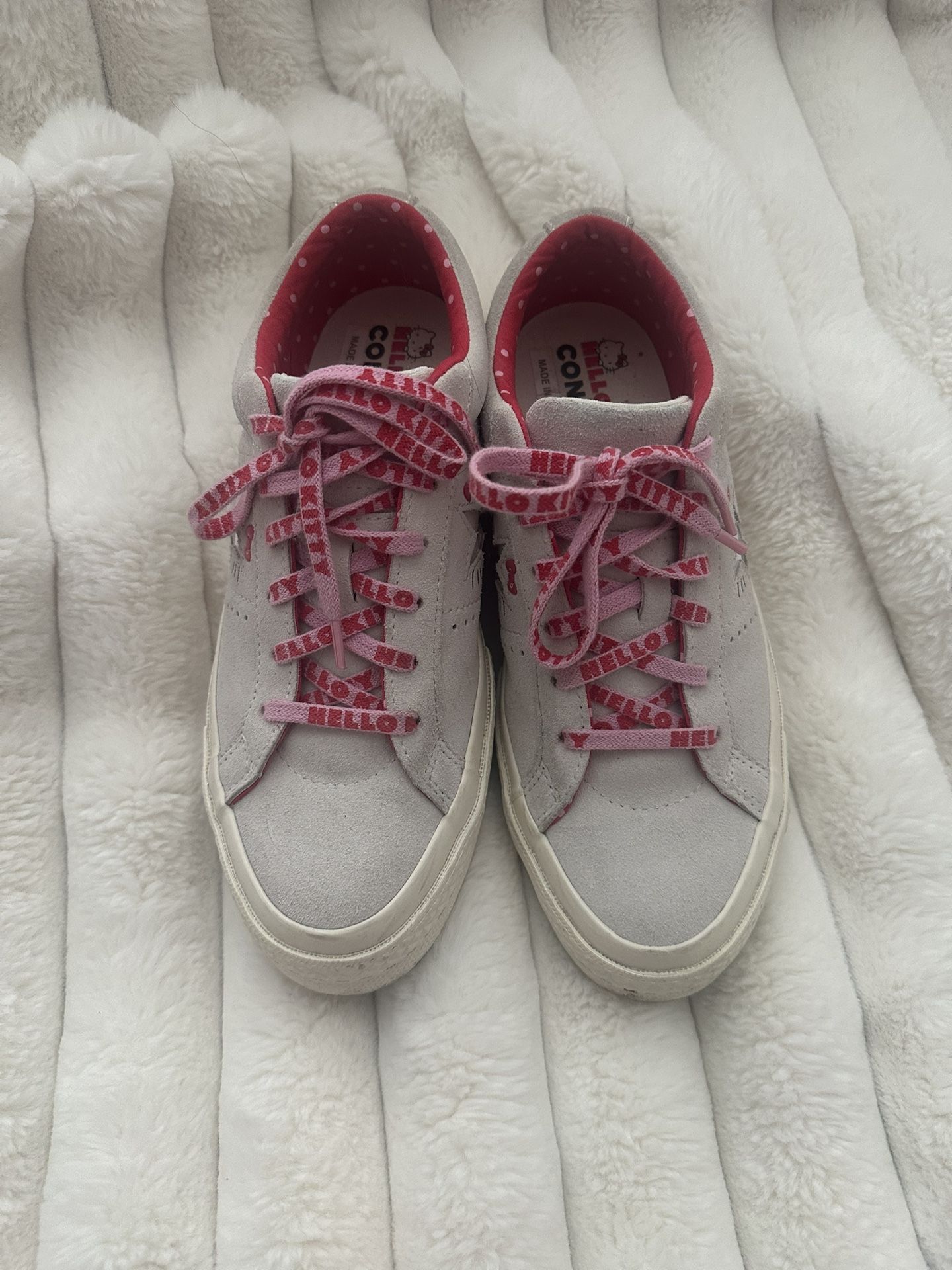 Hello Kitty x One Star Converse Unisex Size 6.5