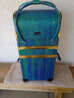 Gorgeous Byootique mermaid color makeup case, new