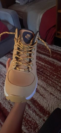 Brand new Nike Manoa leather