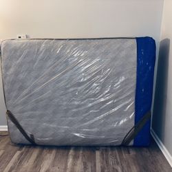 Queen Pillow Top Mattress