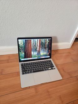 Macbook air 13 inch M1 16gb ram 512gb ssd, Adobe, ms office, logic, final cut,charger or best offers