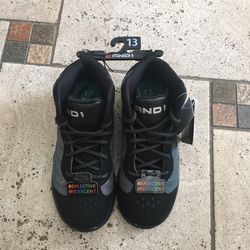 NWT boys shoes size 10 13