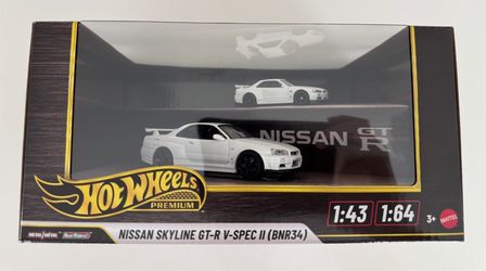 Hot Wheels Premium 1:43 & 1:64 Nissan Skyline GT-R V-Spec II BNR34 1999 White