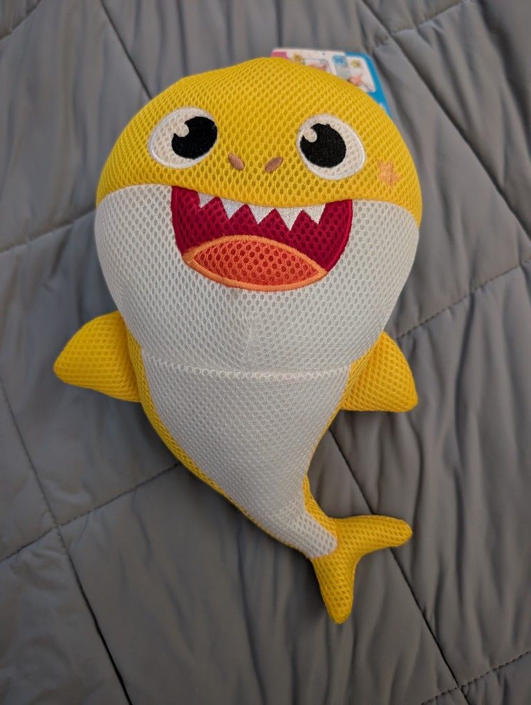 Baby Shark Bath Scrubby