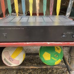 Yamaha M35 Natural Sound 2/4 channel Power Amplifier