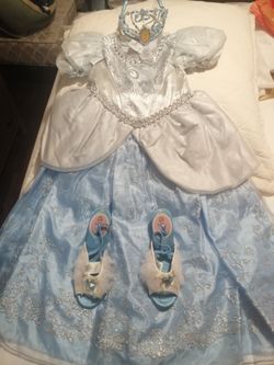 Disneys Halloween Princess Cinderella Costume Xs (4), Heels (13/1), Crown
