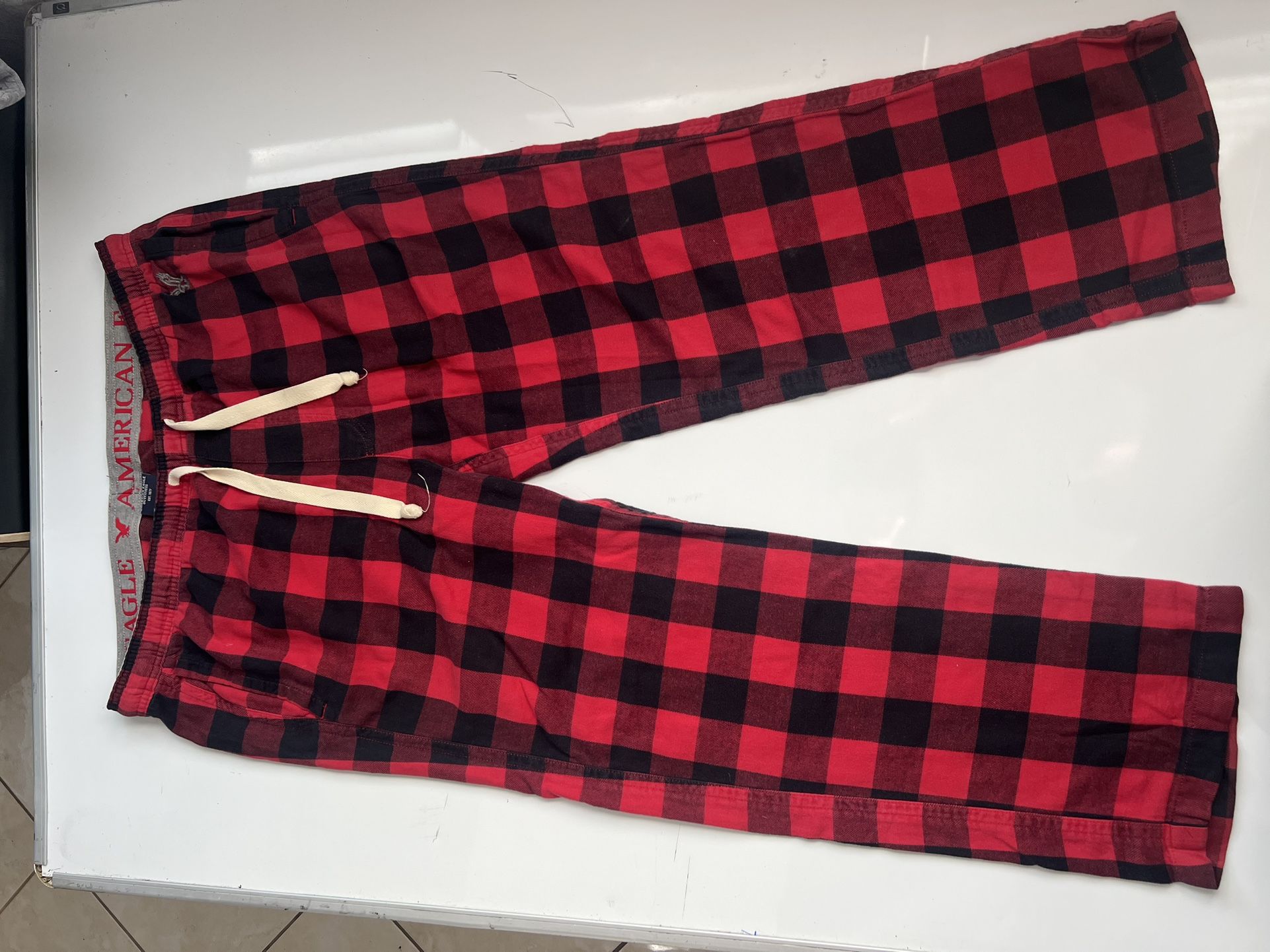 American Eagle Men's Taper Pajama Pants size L large red and black check