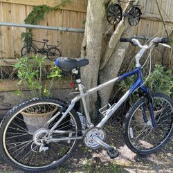 26 GIANT SEDONA 3-7 SPEED  READY TO RIDE  - TUNE UP DONE ✅