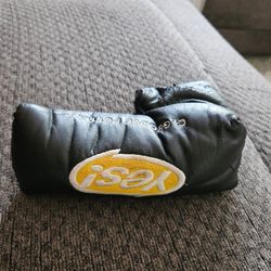 Yes blade putter cover