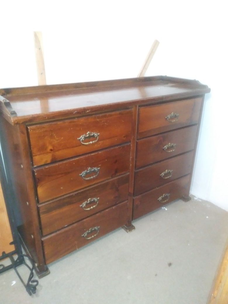 8 drawer dresser all wood with mirror