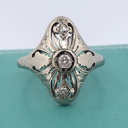 18k white gold 0.10ct Diamond ring size 6
