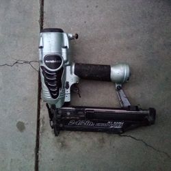 Metabo hpt  2 1/2 " finish nailer