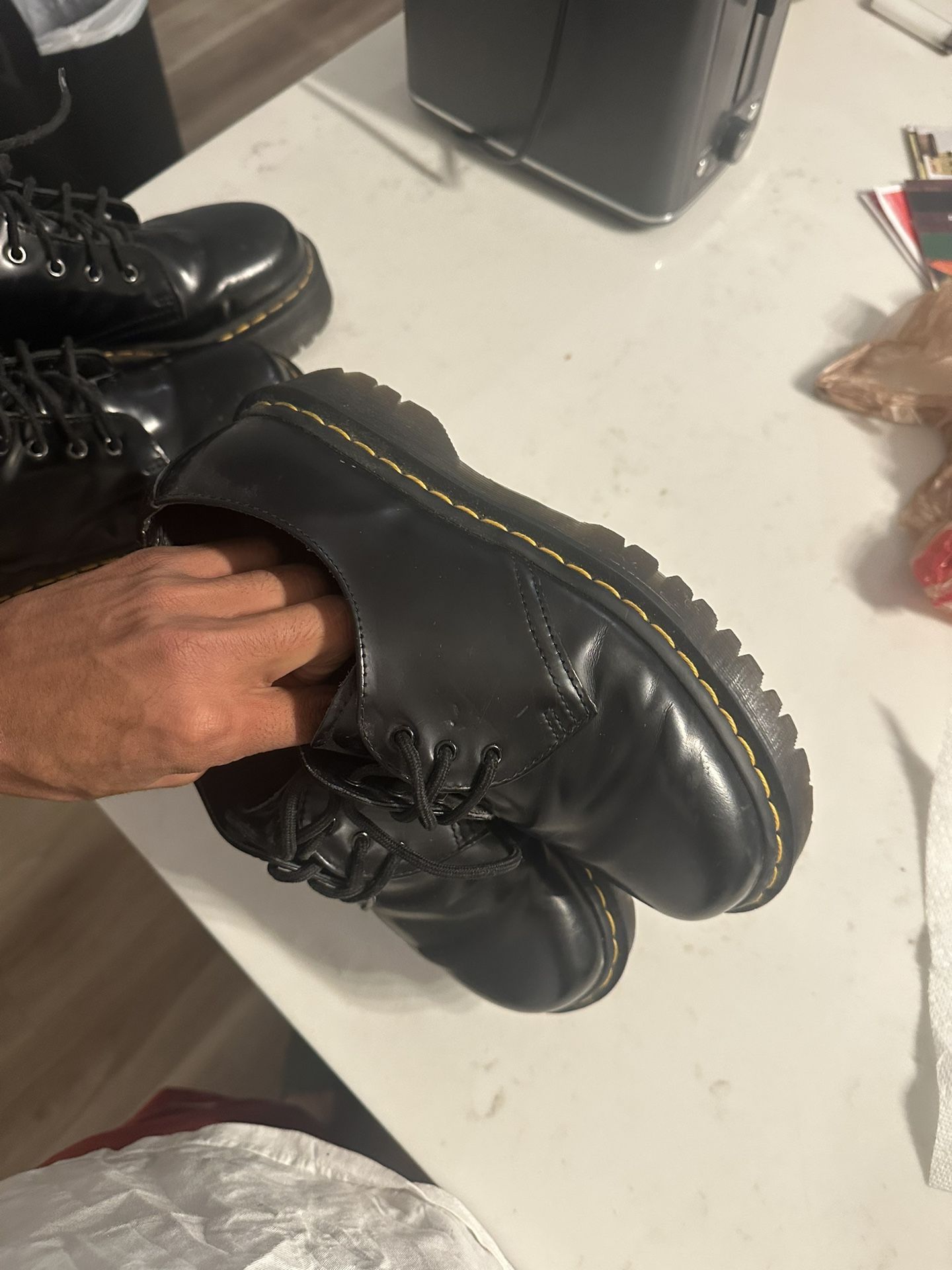 DOC MARTENS BOOTS
