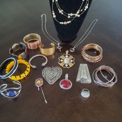 6 lb.+ Bag of Costume Jewelry (Read Description)