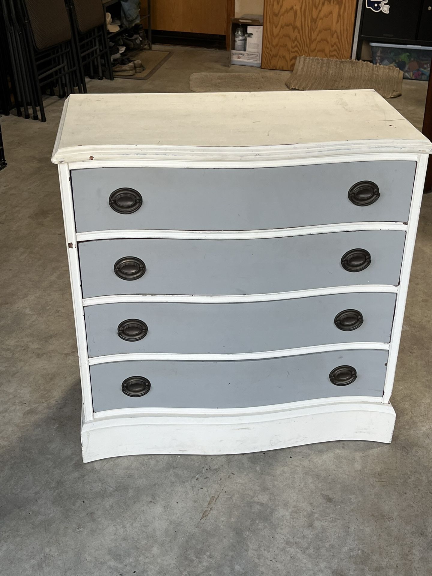 Dresser 