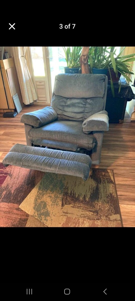Hide-a-bed, Recliners, Lamps.