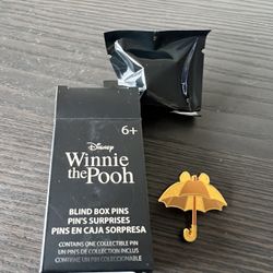 CHASE GLITTER Tigger Loungefly Disney Winnie the Pooh Umbrella Pin Blind Box