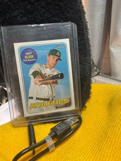 2018 Topps Heritage Mini Parallel of Matt Olson (#302) 001/100
