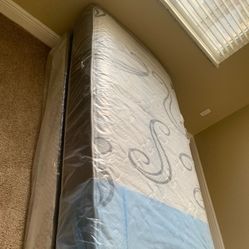NEW TWIN SIZE SET MATTRESS AND BOX SPR+ING-2pcs