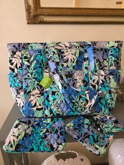 Vera Bradley Large Tote Bag Get Carried Away With tags  Plus Cosmetic Trio Pouches Without Tags