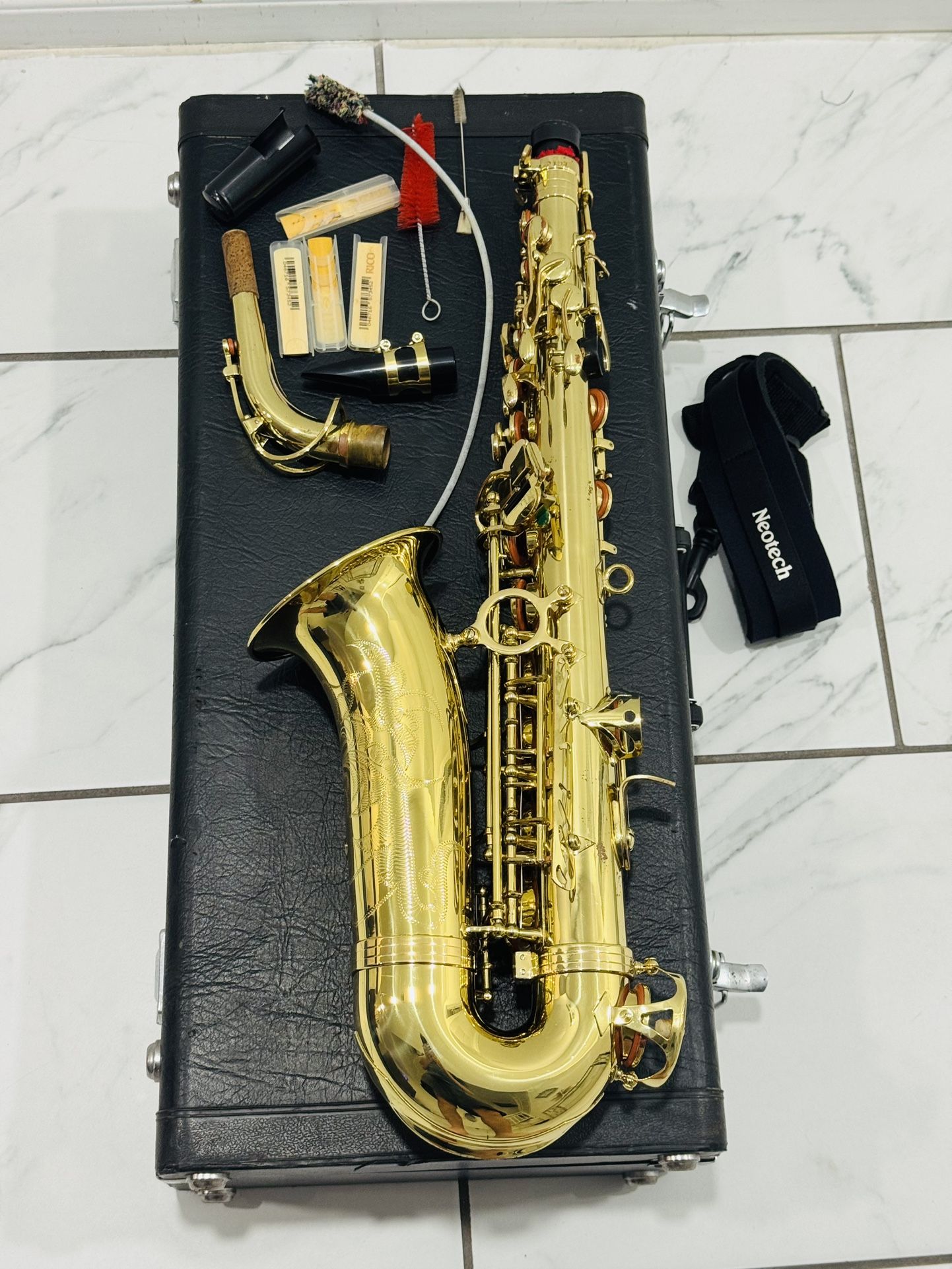 Alto Saxophone 🎷 + Accessories