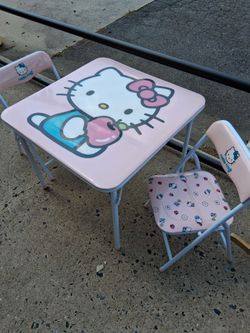 Hello Kitty Kids Table and 2 Chairs Set