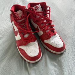 Nike Dunk Red Size 