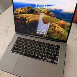 MacBook Air 15” (M3, 2024) – Gently Used – Excellent Condition