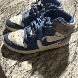 Girls Sneakers Size 1.5