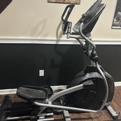 Spirit XE295 Elliptical Trainer