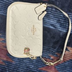  Coach Nolita Shoulder Bag 