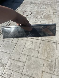 Original 1981 To 1988 Oldsmobile Cutlass Supreme Front Passenger Fender Molding!!!