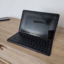 Lenovo 10e Chromebook Tablet  With Caee And Keyboard