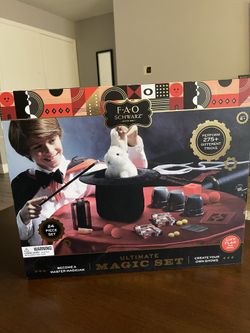 BRAND NEW MAGIC SET 24 Pieces 
