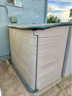 Rubbermaid Shed