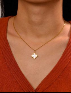 Four Clover Gold Necklace