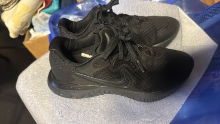 NIKE WOMENS BLACK ON BLACK 6