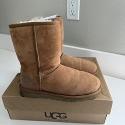 Classic Genuine Shearling Lined Short Boot (Women) Size 6