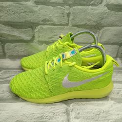 Nike Womens Roshe Flyknit Size 6.5 Voltage Green Lace Up Sneaker Shoes