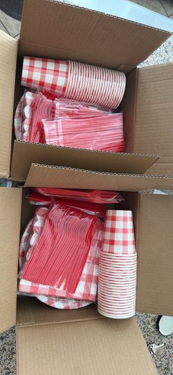 350 Pcs Gingham Party Supplies Include Red Gingham Plates and Napkins Cups Plastic Cutlery Disposable Picnic Party Decorations for Bbq, Pizza, Patriot