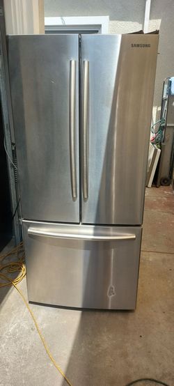 Samsung Refrigerator Stainless Bottom Freezer  30"Wide.