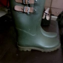 Military Green Rubber Boots W/ Buckle