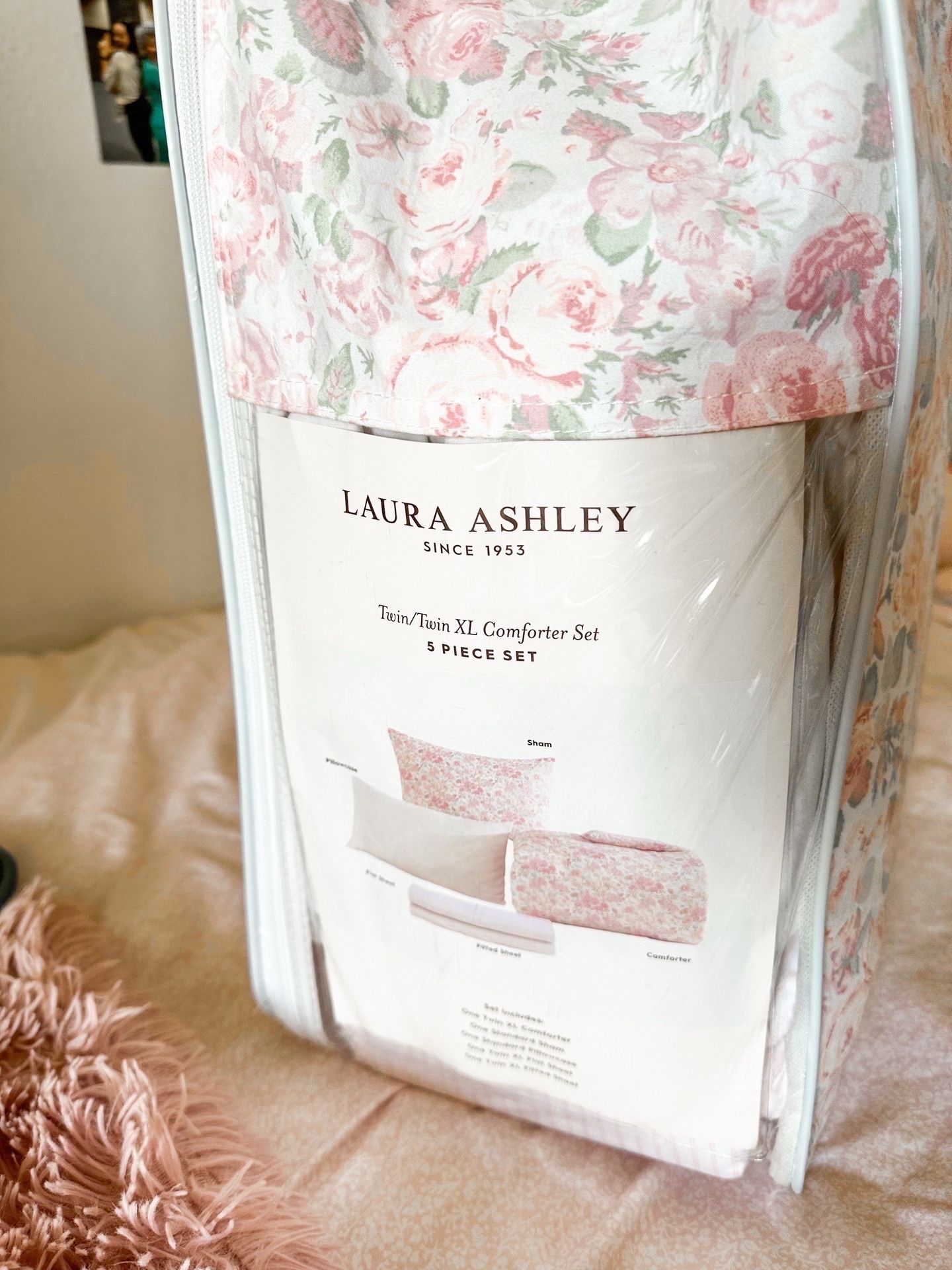 Laura Ashley Twin/Twin XL 5 piece bedding set