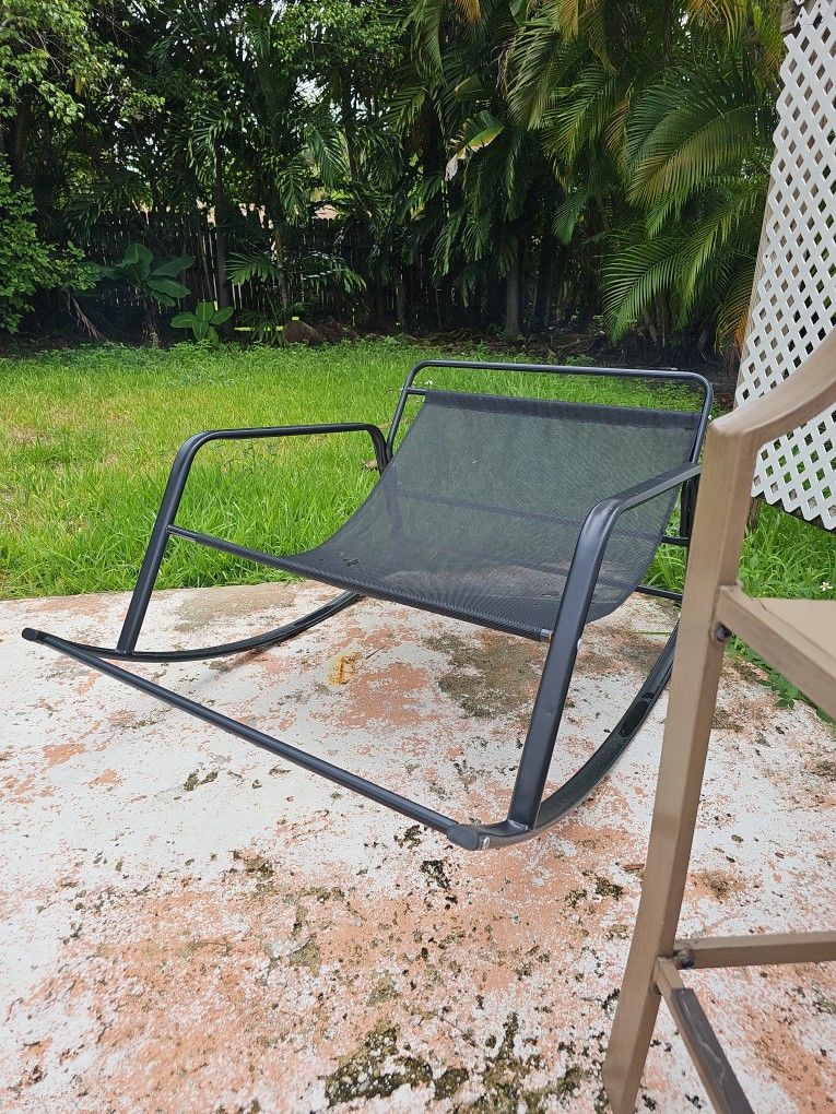 Oversized Patio Rocking Chair with Cushion - Silla Grande Mecedora Con Cojin
