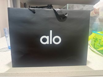 Alo gift bag