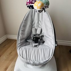 MamaRoo swing 