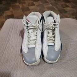 2022 Air Jordan Retro 13 Front Blue And White Men's Size 8.5 Excellent Condition Just Need Wiping Down