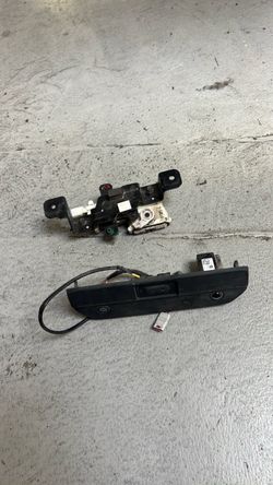 2018 Chevy Silverado tail gate handle with camera !
