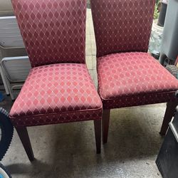 Set Of Comfortables Chairs  $ 50 For Both Good Condition 